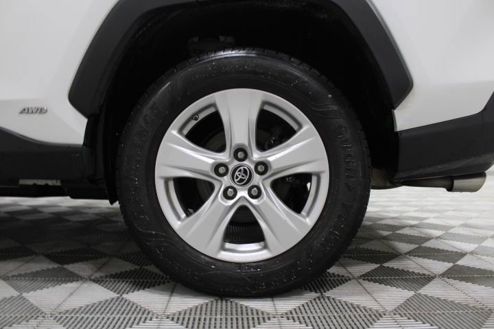 Used 2021 Toyota RAV4 LE image 46