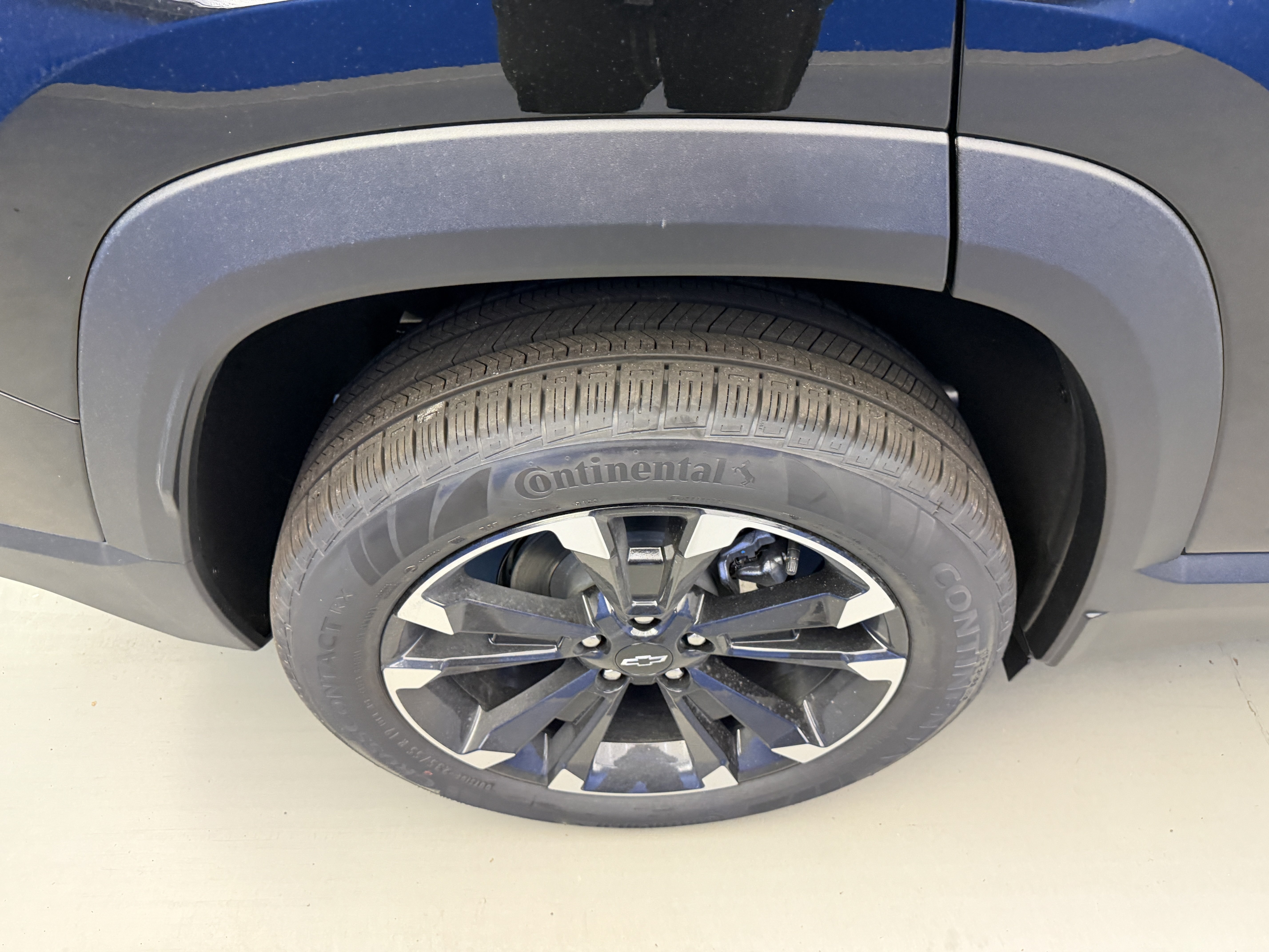 New 2027 Chevrolet Equinox RS w/ Safety and Technology Package FWD image 8