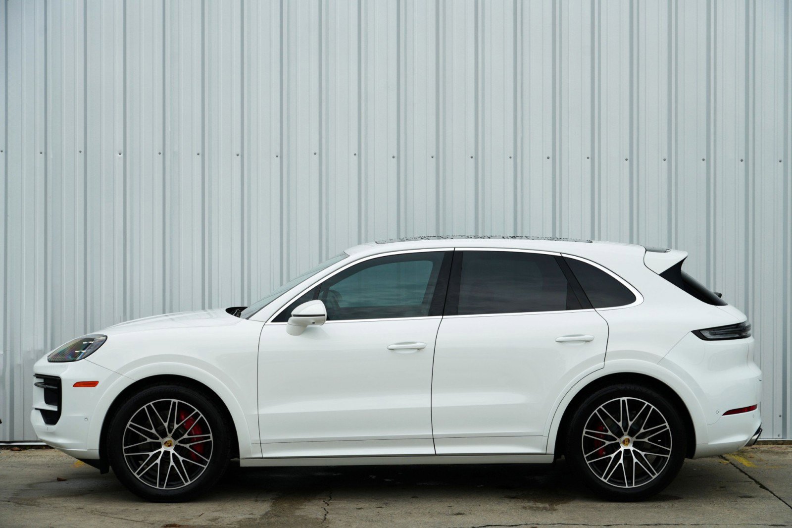 Used 2024 Porsche Cayenne S w/ Premium Package Plus image 9