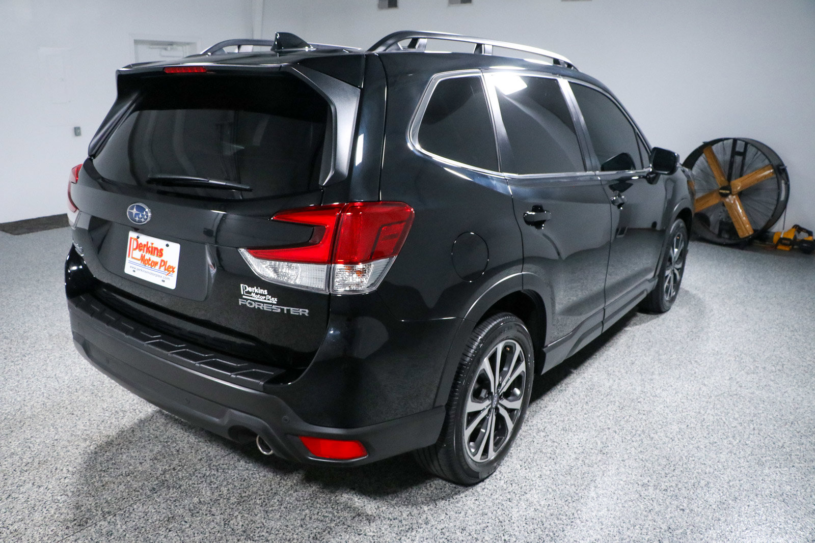 Used 2024 Subaru Forester Limited w/ Convenience Package image 7
