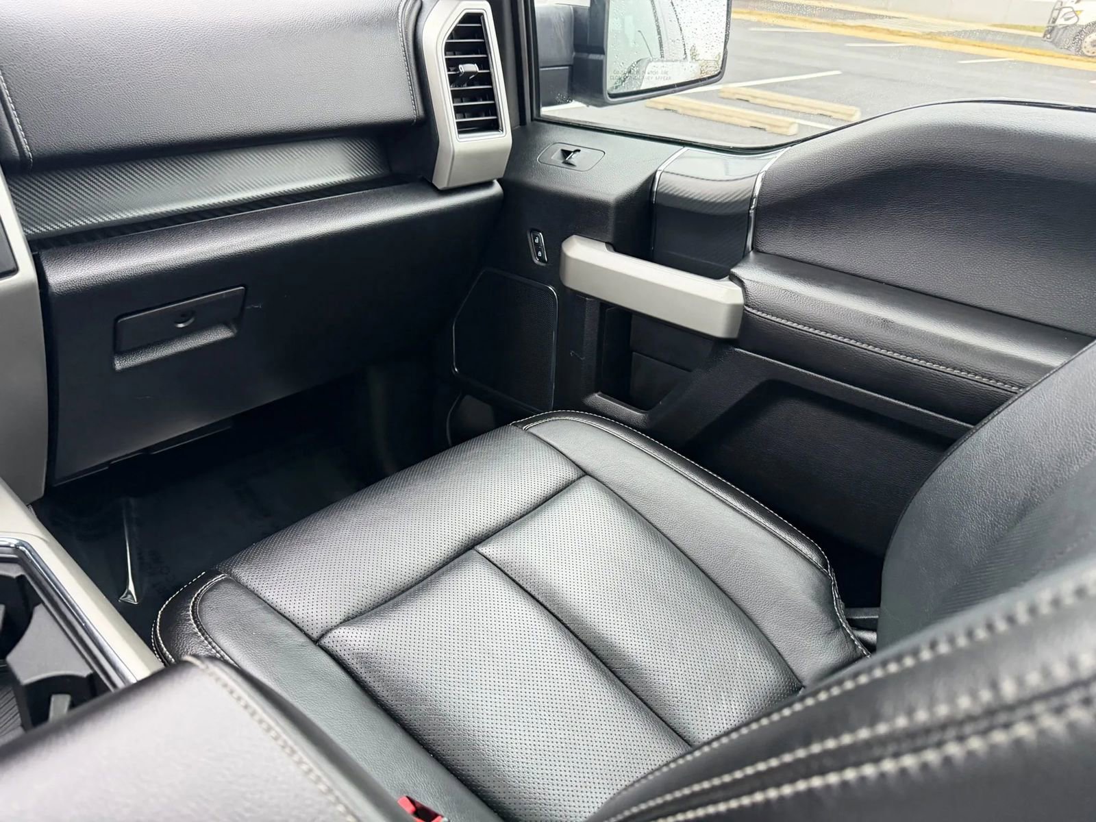 Used 2018 Ford F150 Lariat w/ Equipment Group 502A Luxury image 12