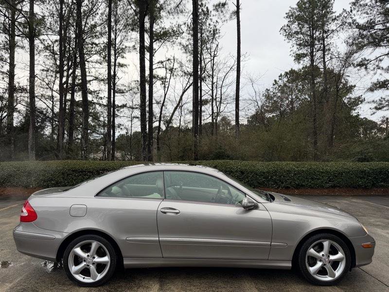 Used 2005 Mercedes-Benz CLK 320 Coupe image 10