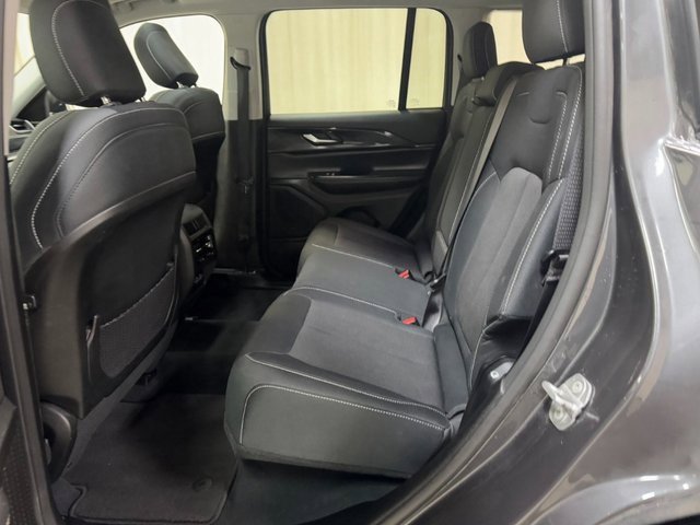 Used 2023 Jeep Grand Cherokee Laredo w/ Luxury Tech Group I image 30