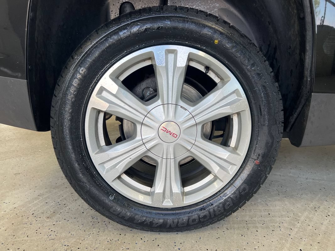 Used 2017 GMC Terrain SLE w/ Technology Package AWD/4WD image 10
