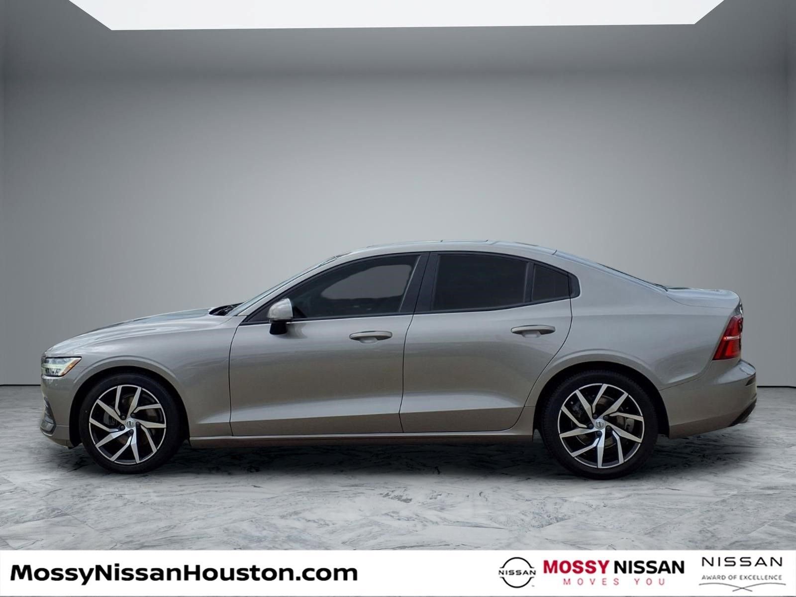 Used 2020 Volvo S60 T5 Momentum FWD image 5