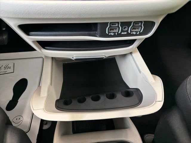 Used 2023 Chrysler Voyager LX FWD image 26