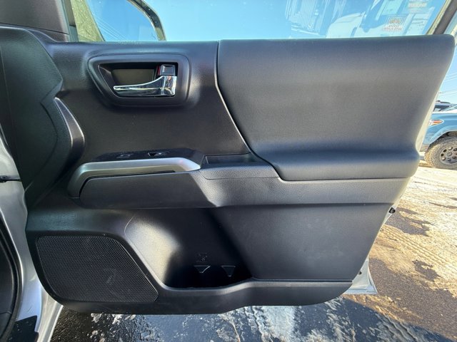 Used 2020 Toyota Tacoma TRD Sport image 25