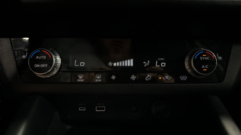 Used 2024 Mitsubishi Outlander SE Black Edition AWD/4WD image 29