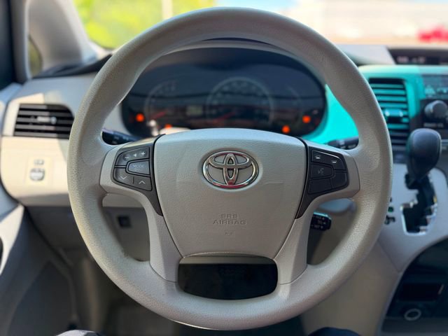 Used 2012 Toyota Sienna LE FWD image 21