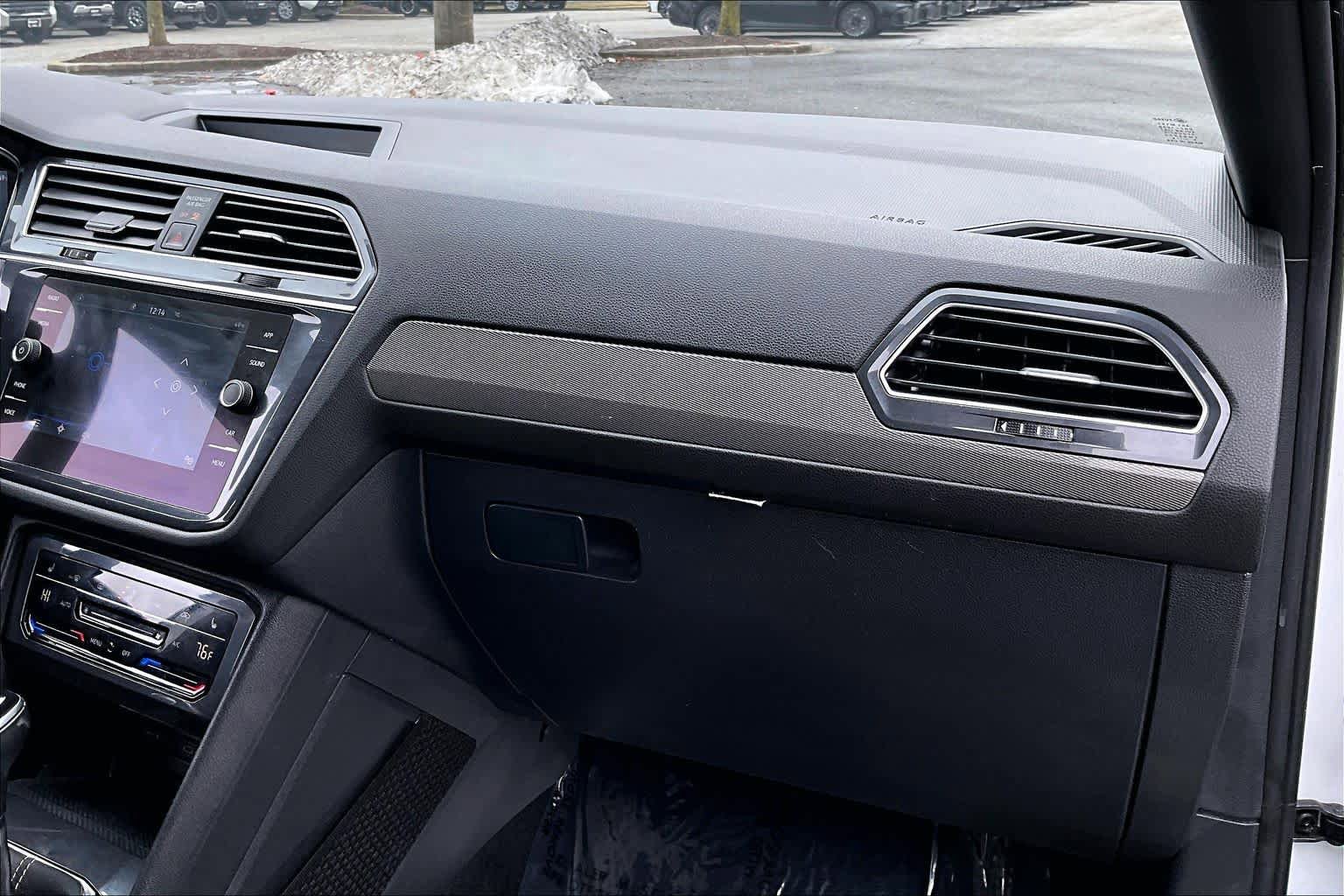 Used 2022 Volkswagen Tiguan SE R-Line FWD image 18