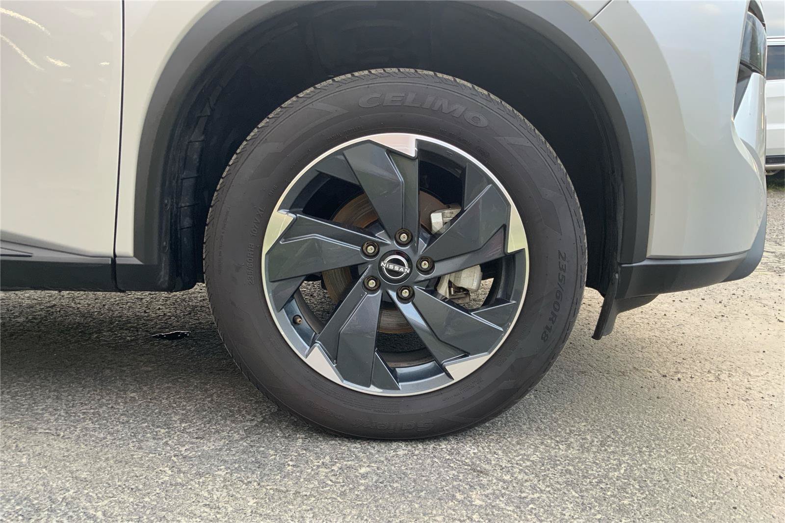 Used 2024 Nissan Rogue SV AWD/4WD image 25