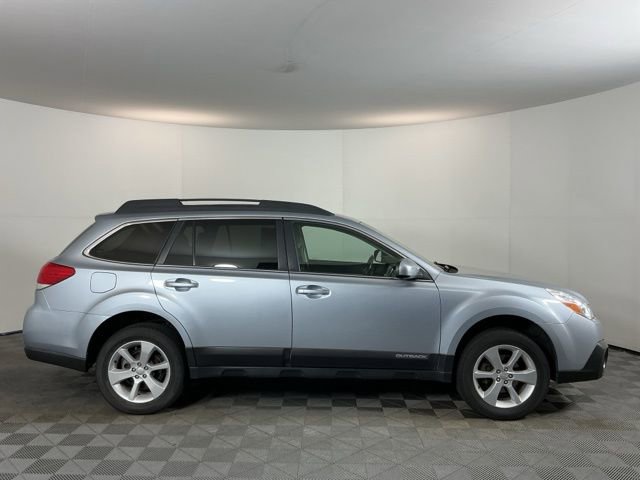 Used 2014 Subaru Outback 2.5i Premium w/ Moonroof Package AWD/4WD image 4