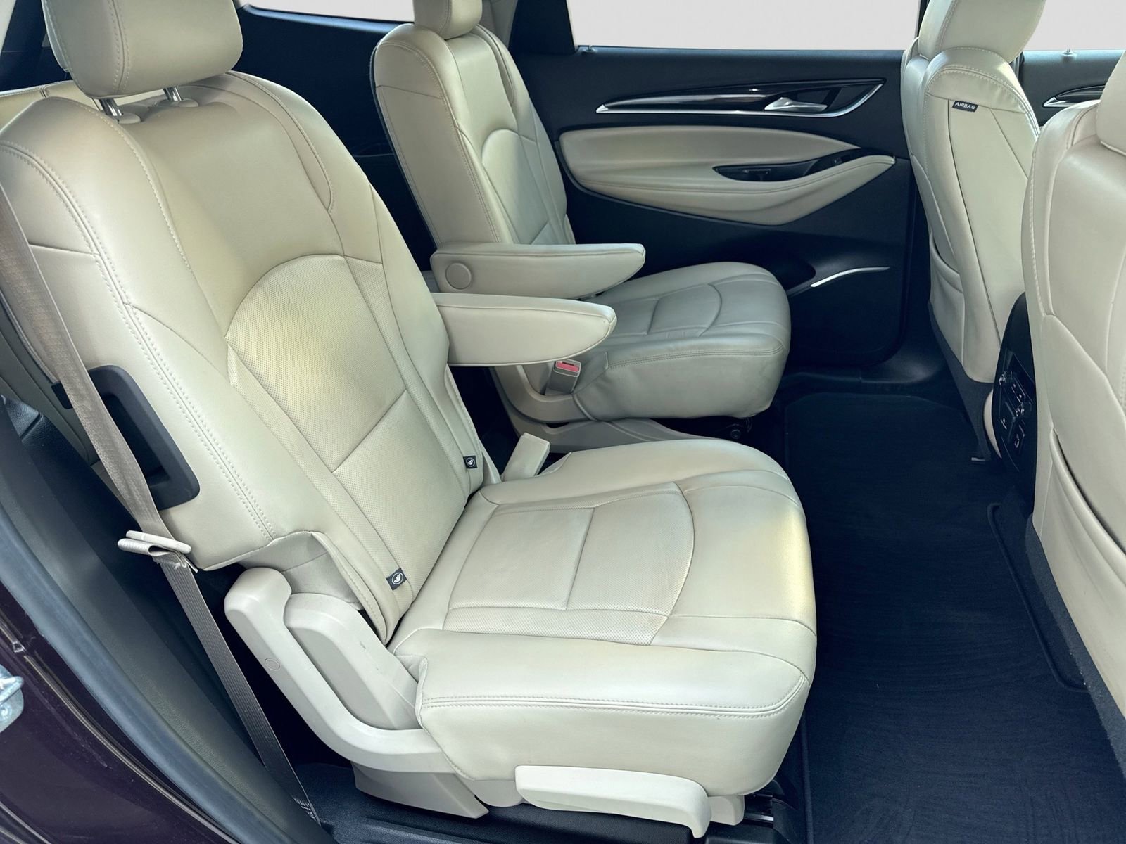 Used 2018 Buick Enclave Essence FWD image 21