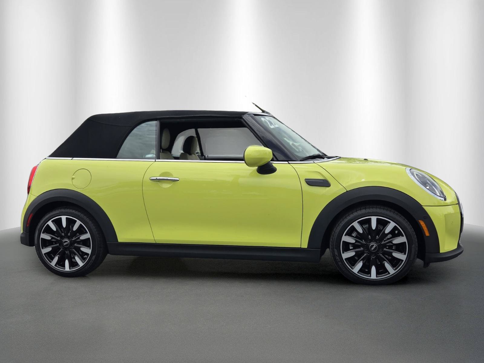 Used 2022 MINI Cooper Convertible w/ Driver Assistance Package FWD image 8