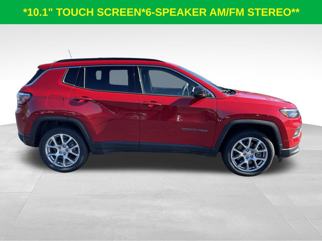 Used 2024 Jeep Compass Latitude AWD/4WD image 5