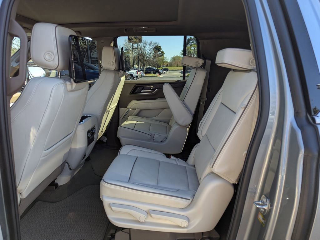 Used 2026 GMC Yukon XL Denali w/ Denali Reserve Package image 15