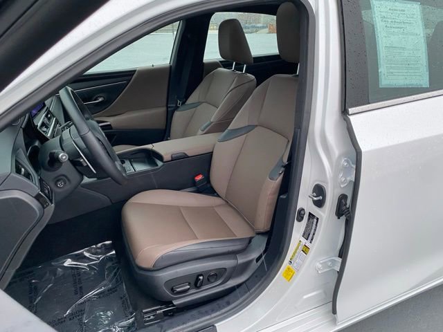 Used 2025 Lexus ES 350 w/ Premium Package image 14