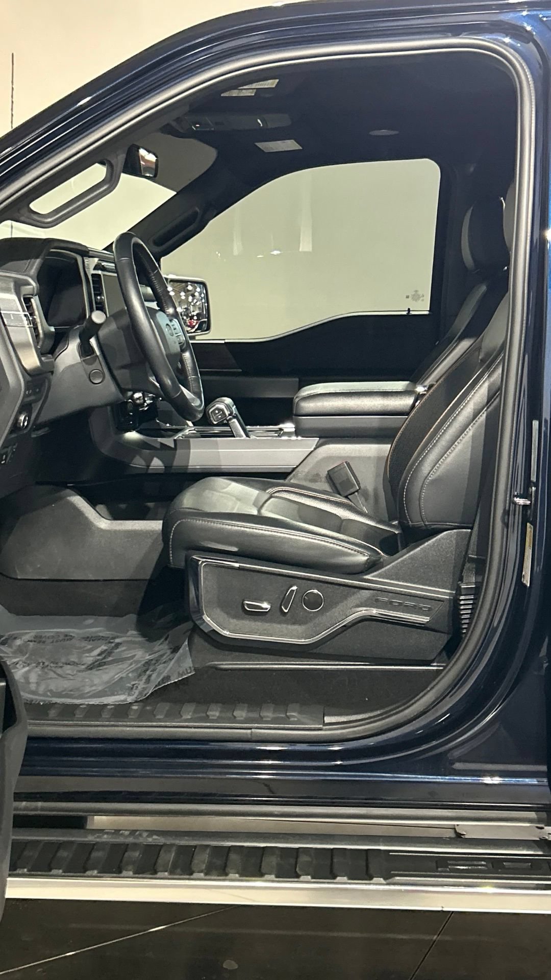 Used 2024 Ford F150 Lariat w/ Equipment Group 502A High AWD/4WD image 47