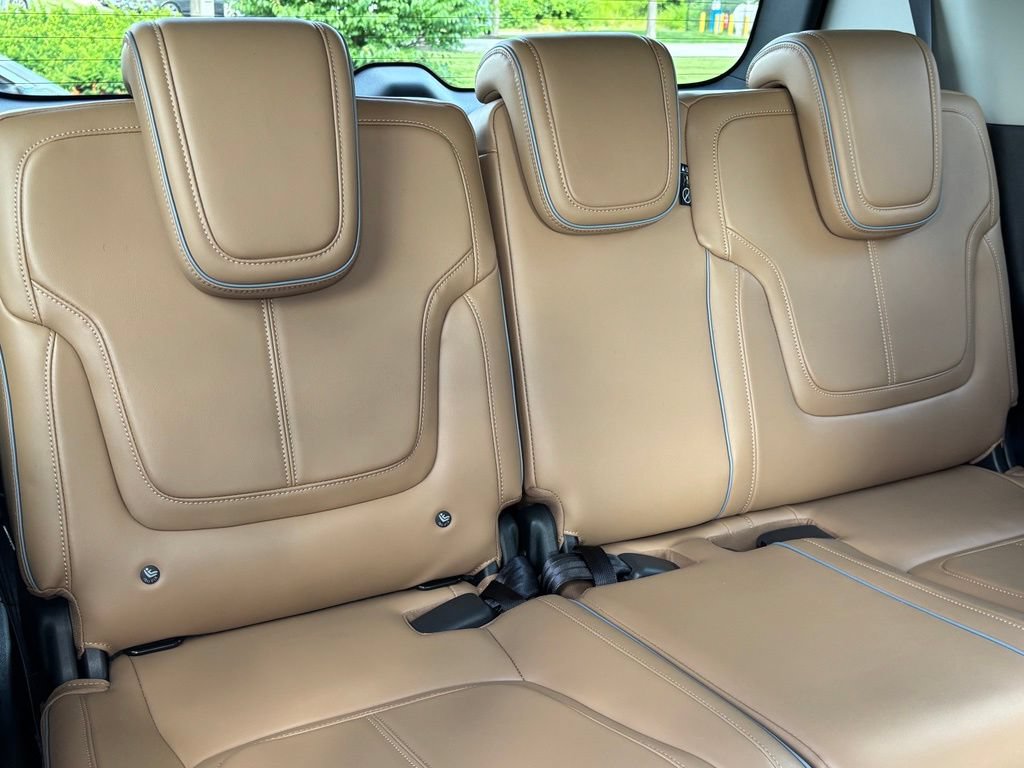 Used 2025 INFINITI QX80 Sensory AWD/4WD image 33