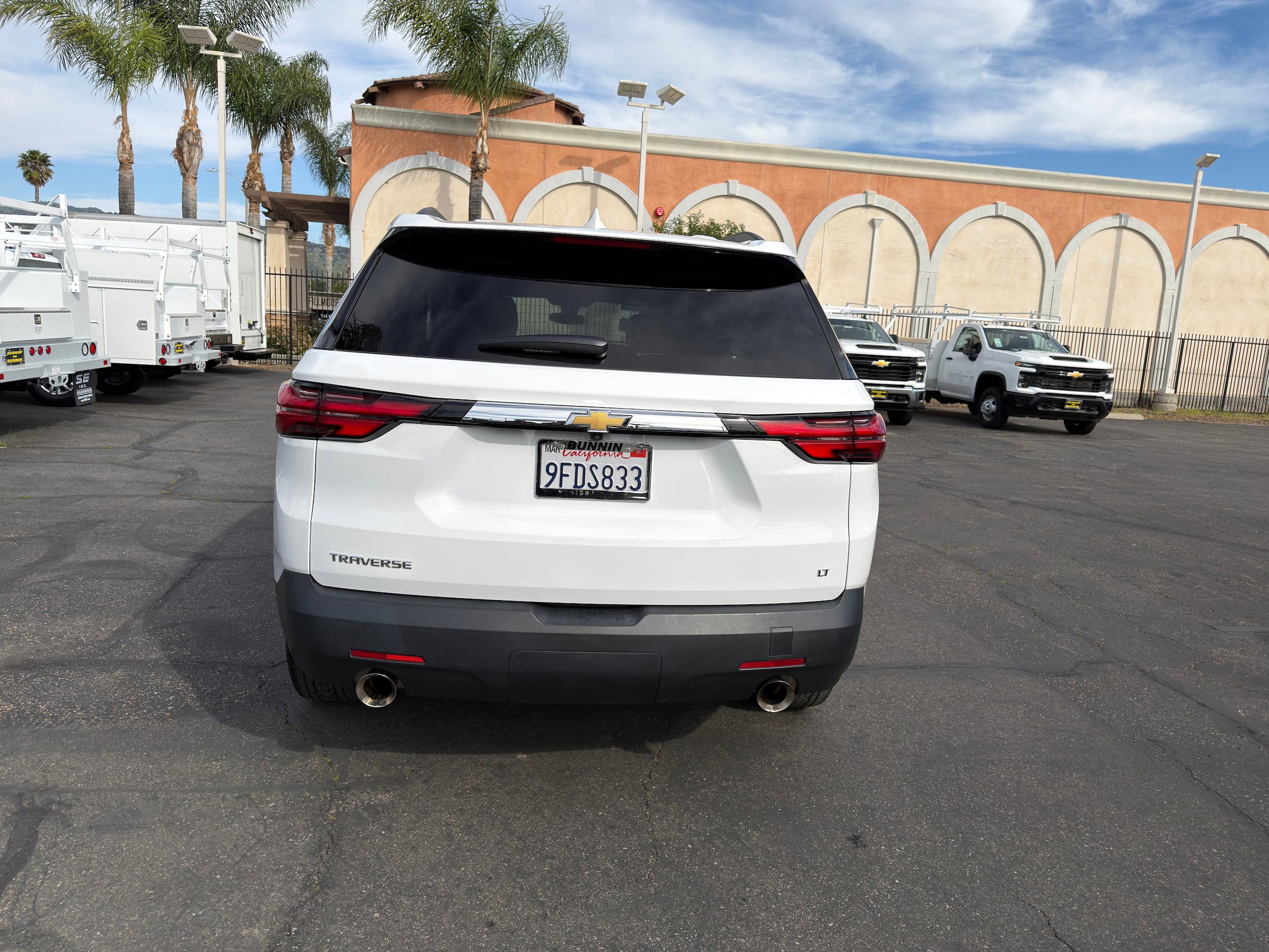 Used 2023 Chevrolet Traverse LT FWD image 4