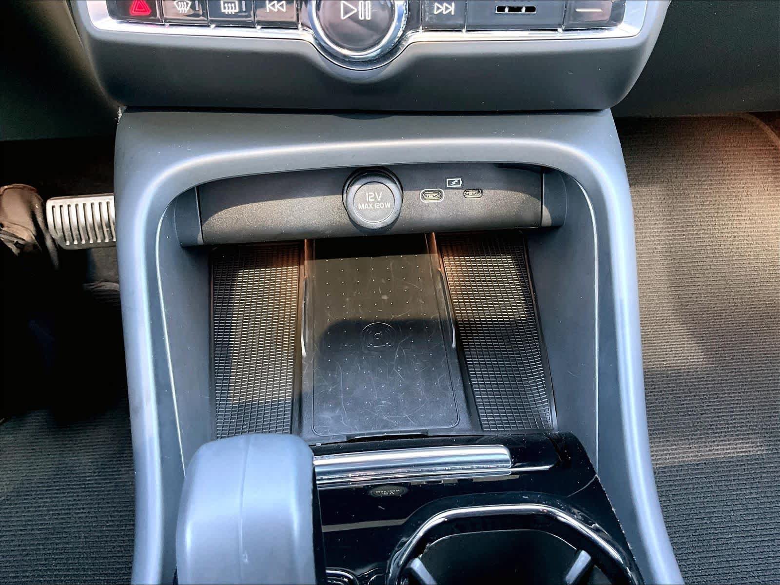 Used 2023 Volvo XC40 Recharge Ultimate AWD/4WD image 30