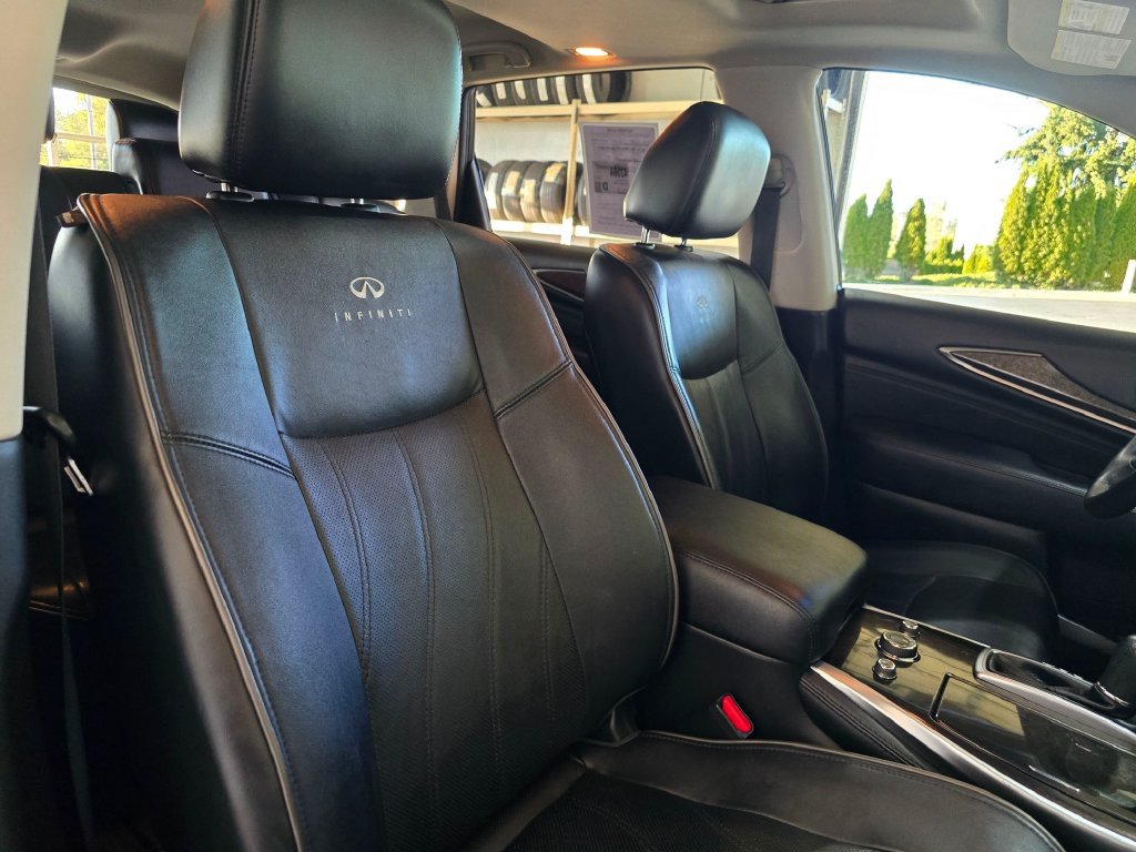 Used 2013 INFINITI JX35 AWD w/ Premium Pkg image 32