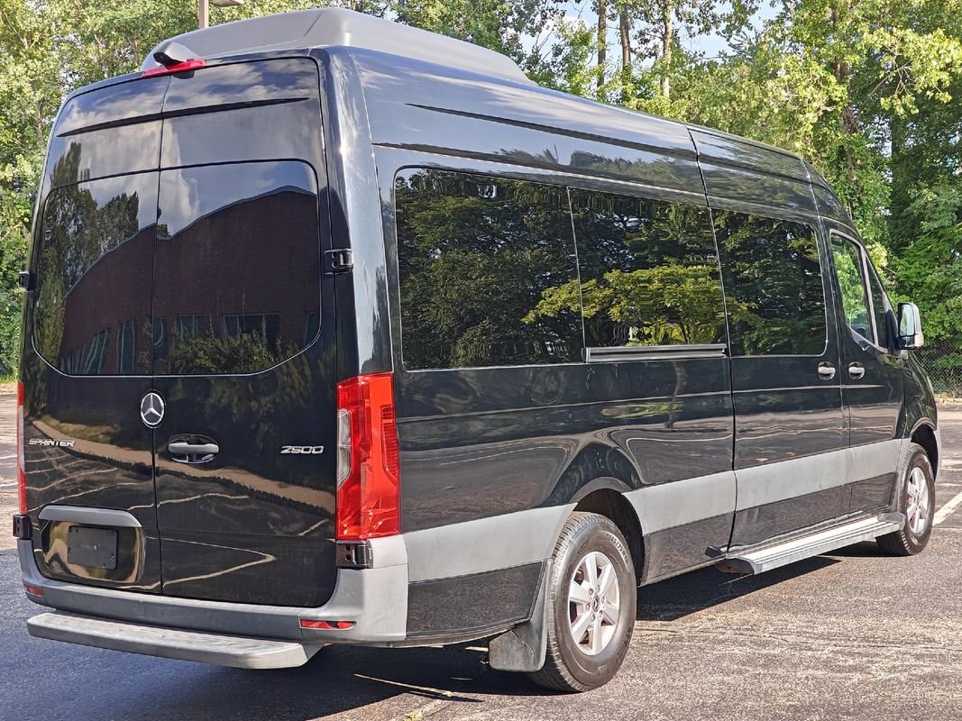 Used 2019 Mercedes-Benz Sprinter 2500 image 3