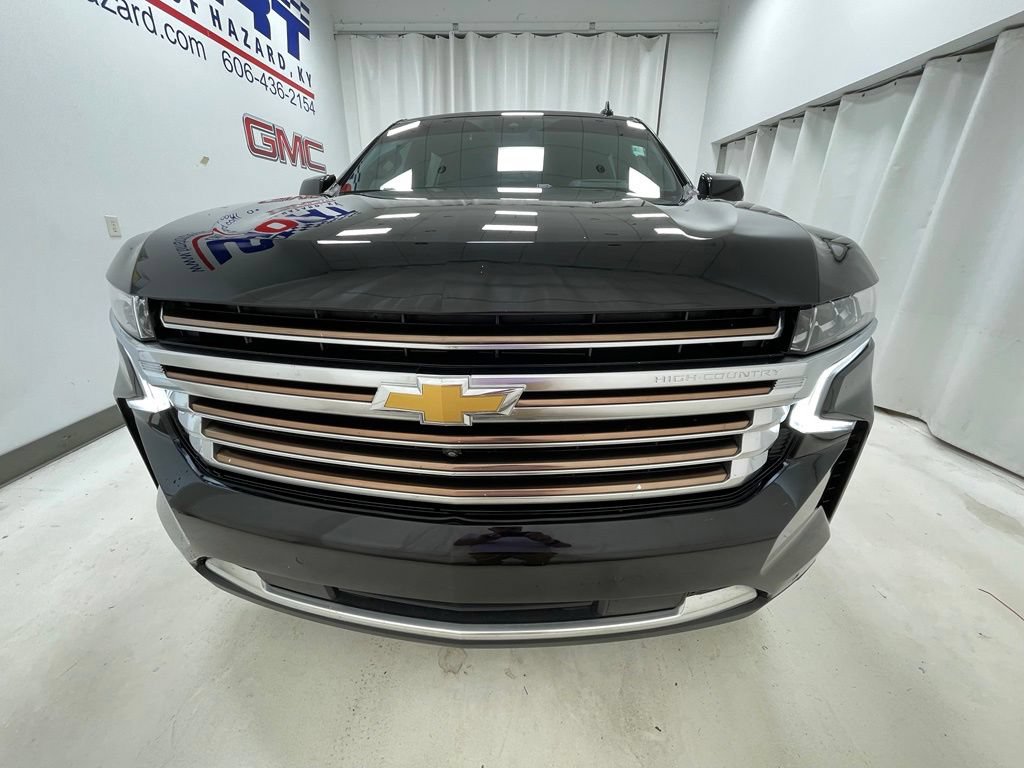 Used 2023 Chevrolet Suburban High Country AWD/4WD image 2