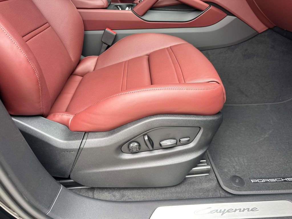 New 2026 Porsche Cayenne AWD/4WD image 17