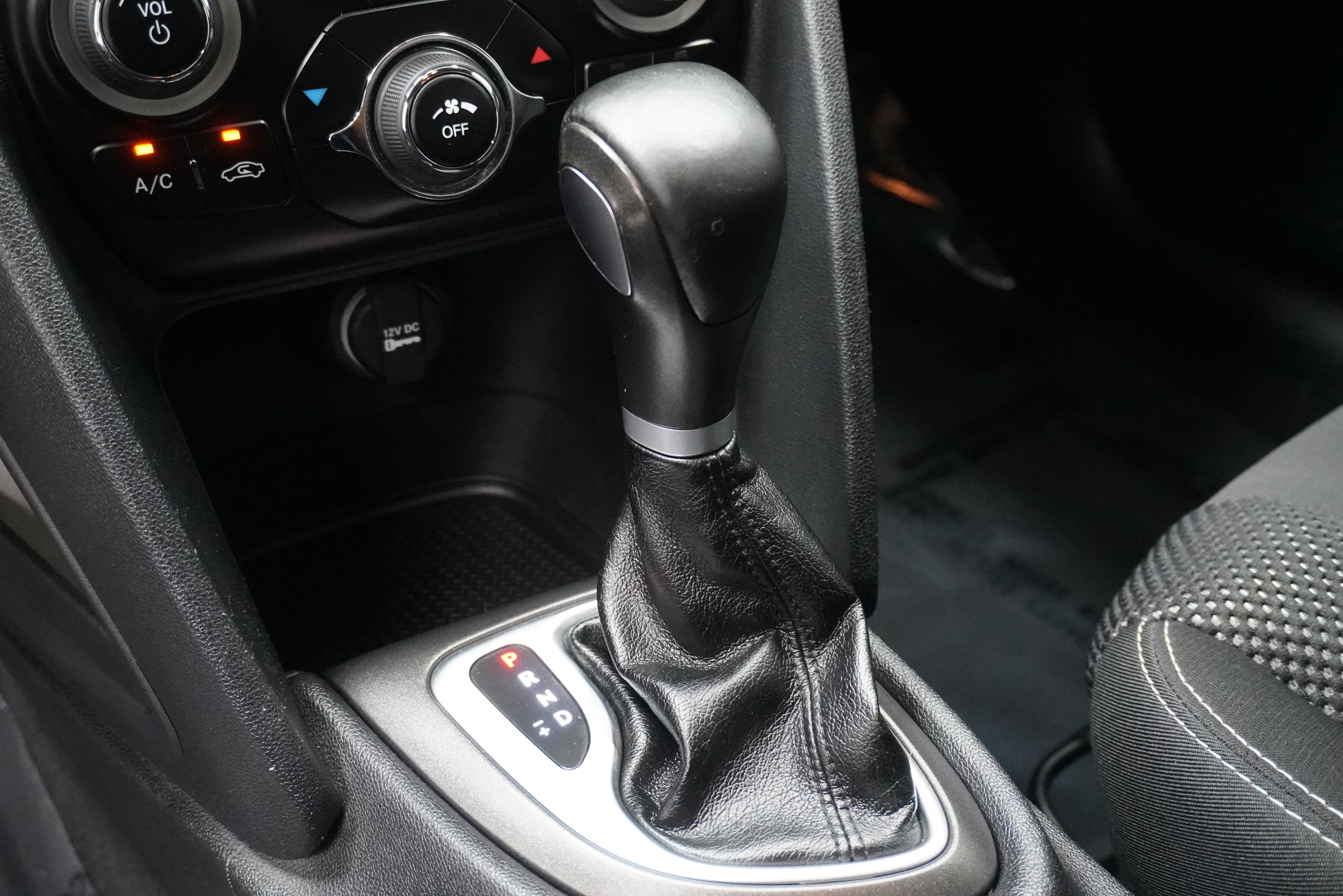 Used 2016 Dodge Dart SXT FWD image 18