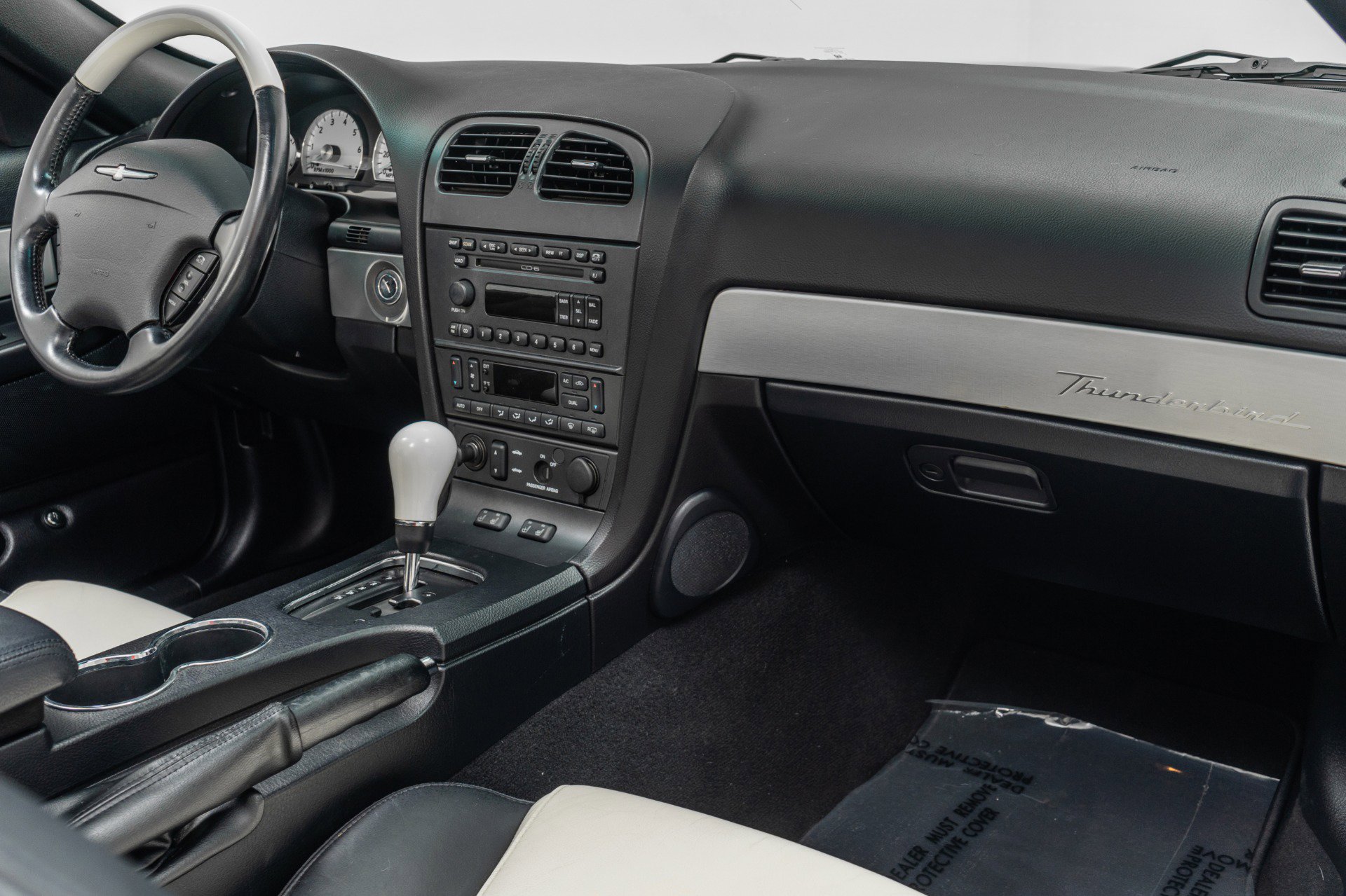 Used 2003 Ford Thunderbird image 14