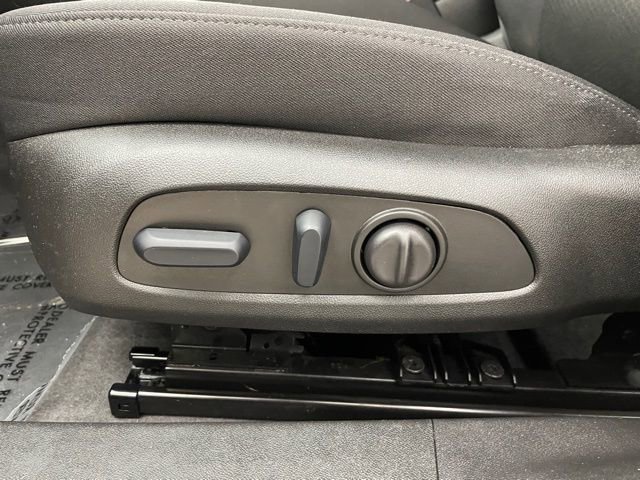 Certified 2025 Chevrolet Malibu RS image 11