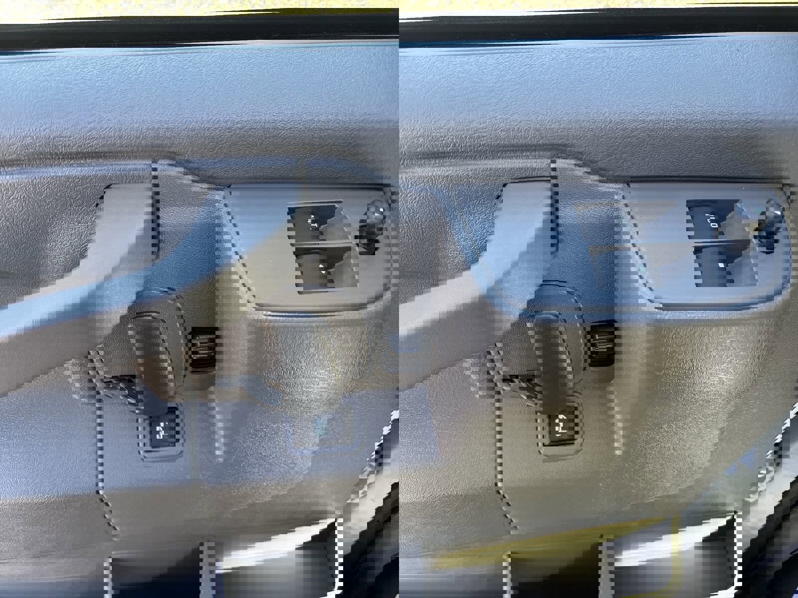 New 2025 Chevrolet Express 2500 RIDICULOUS DEAL! 1WT w/ Driver Convenience Package image 16