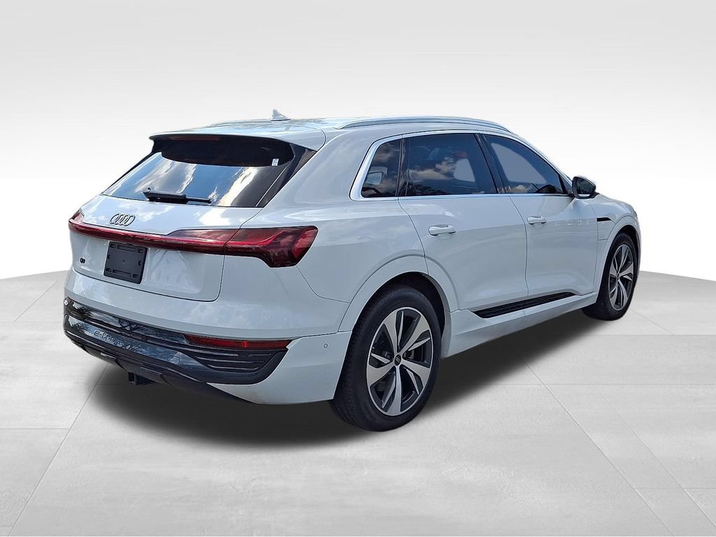 Used 2024 Audi Q8 e-tron Premium Plus AWD/4WD image 6