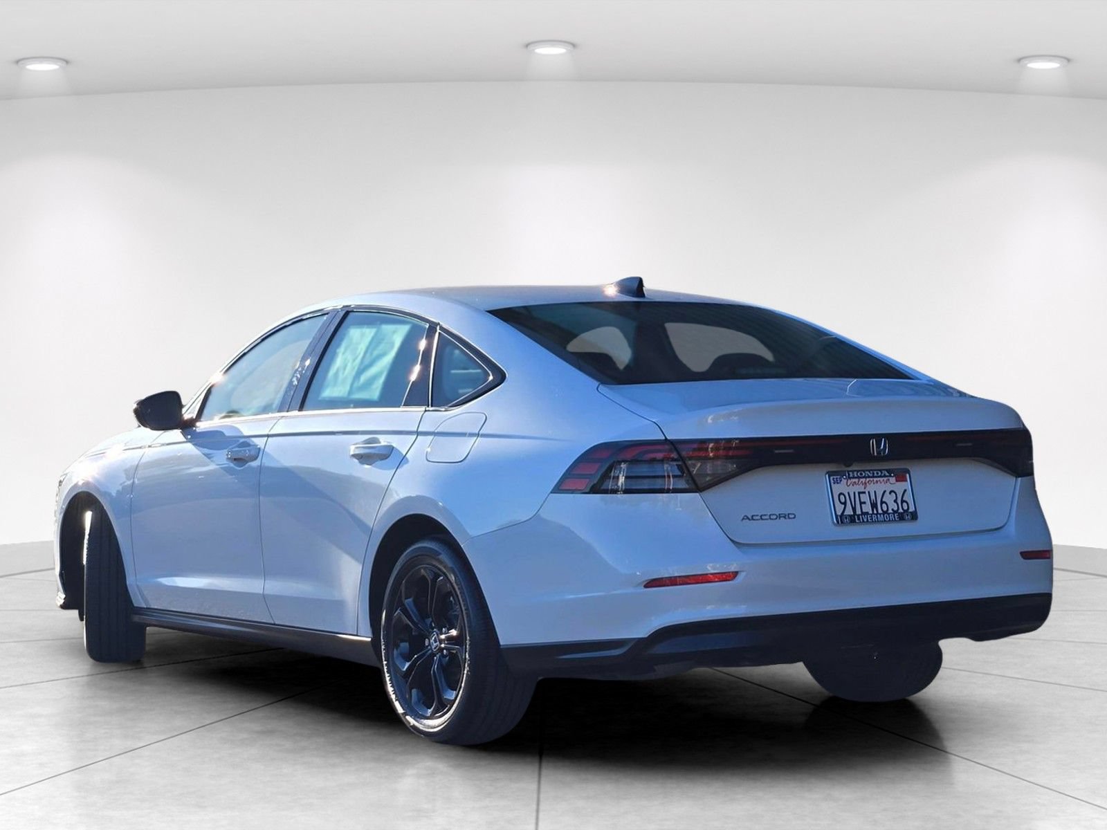 Used 2025 Honda Accord SE image 4