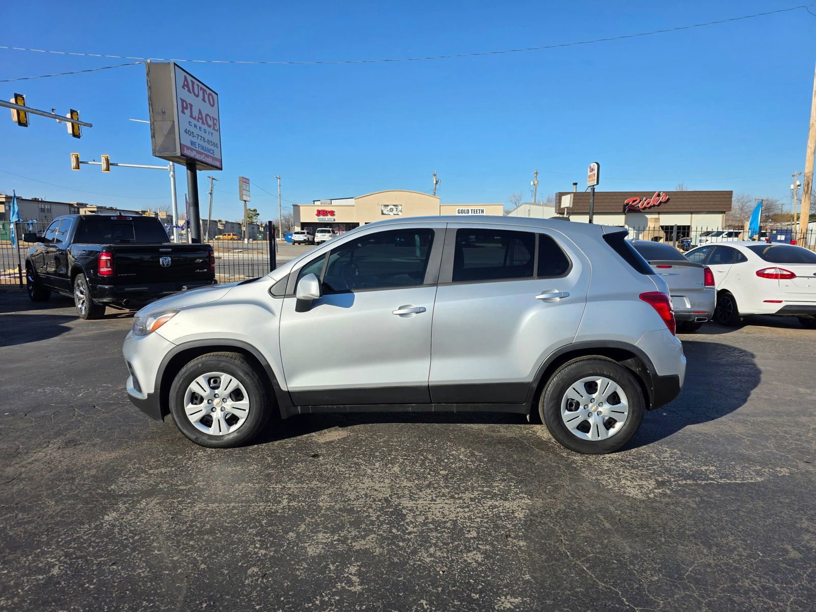 Used 2018 Chevrolet Trax LS FWD image 21