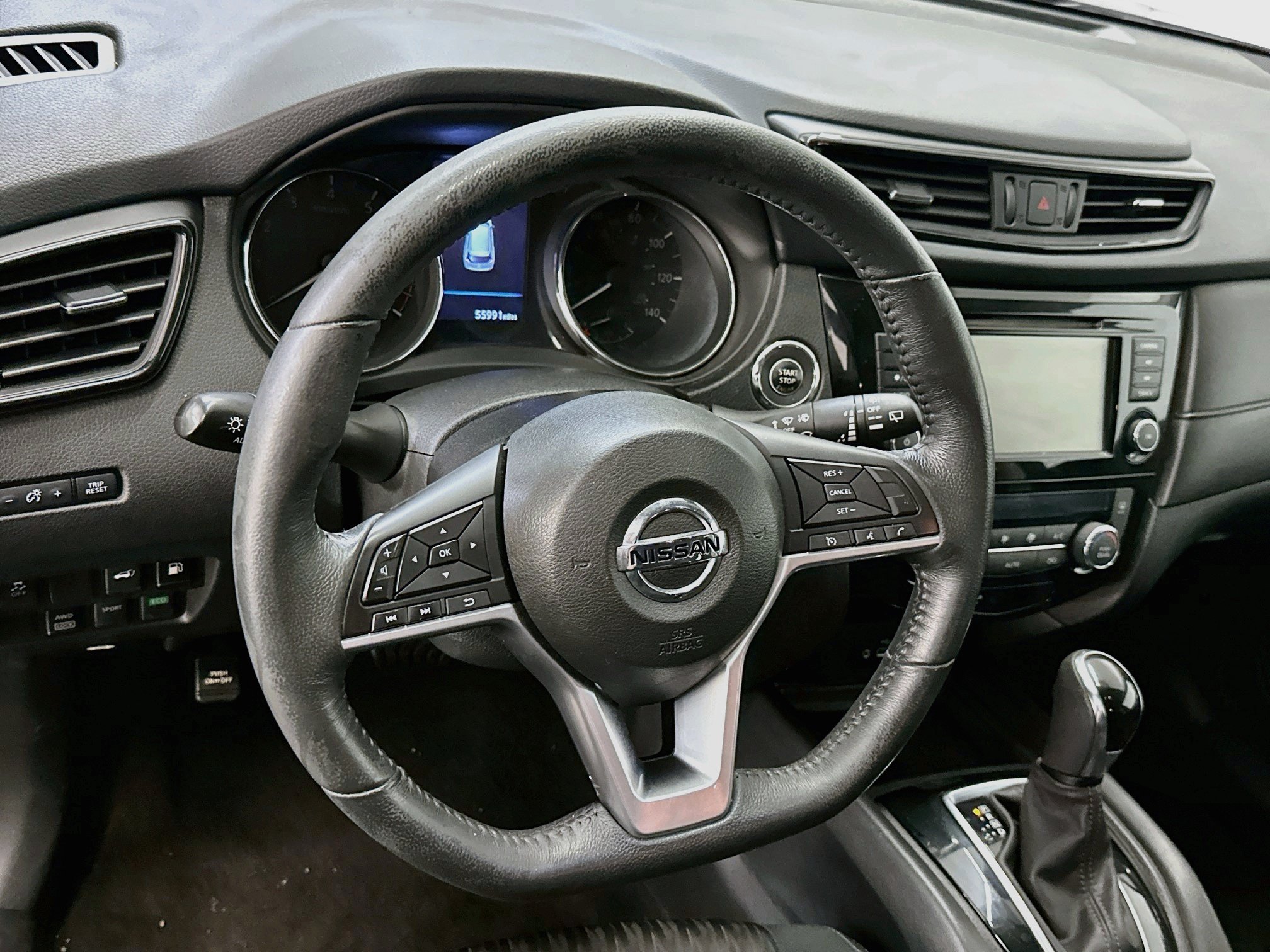Used 2018 Nissan Rogue SV AWD/4WD image 18