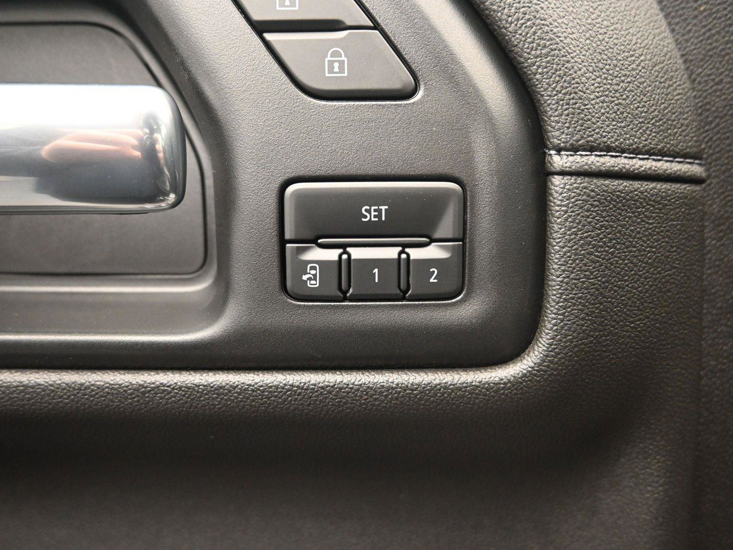 Used 2021 Chevrolet Silverado 1500 High Country image 24