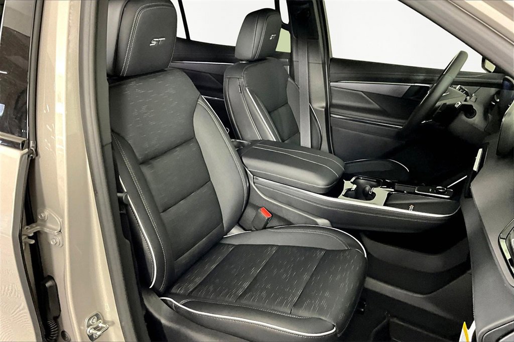 New 2026 Buick Enclave Sport Touring w/ Super Cruise Package image 12