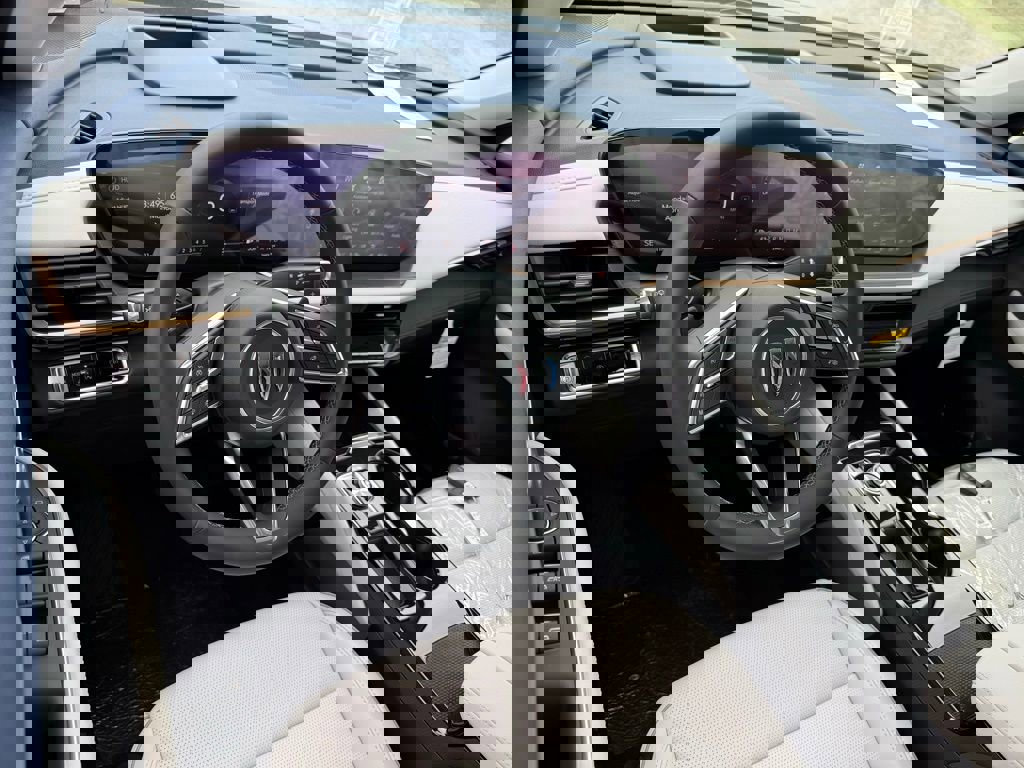 New 2026 Buick Envision Avenir image 3