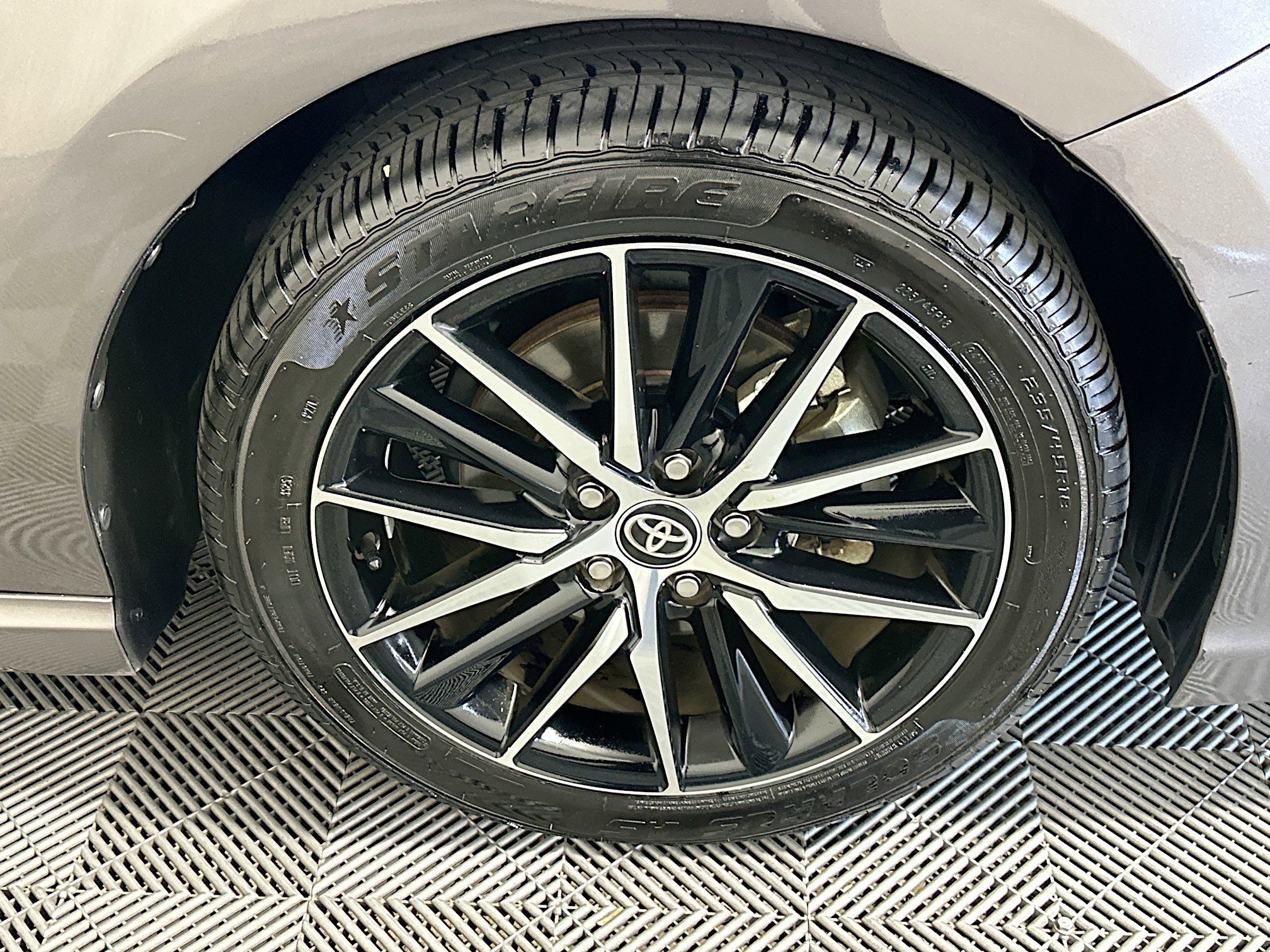 Used 2024 Toyota Camry SE image 11