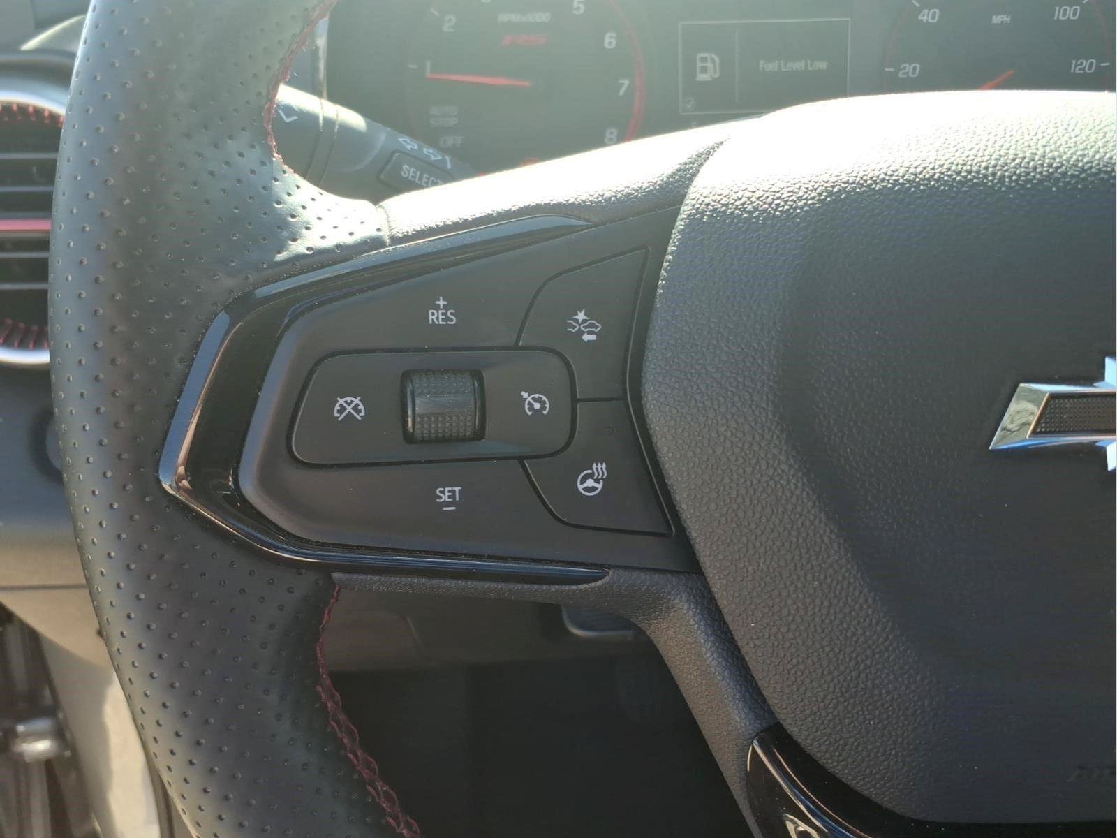 Used 2024 Chevrolet Trax RS w/ Sunroof Package FWD image 20