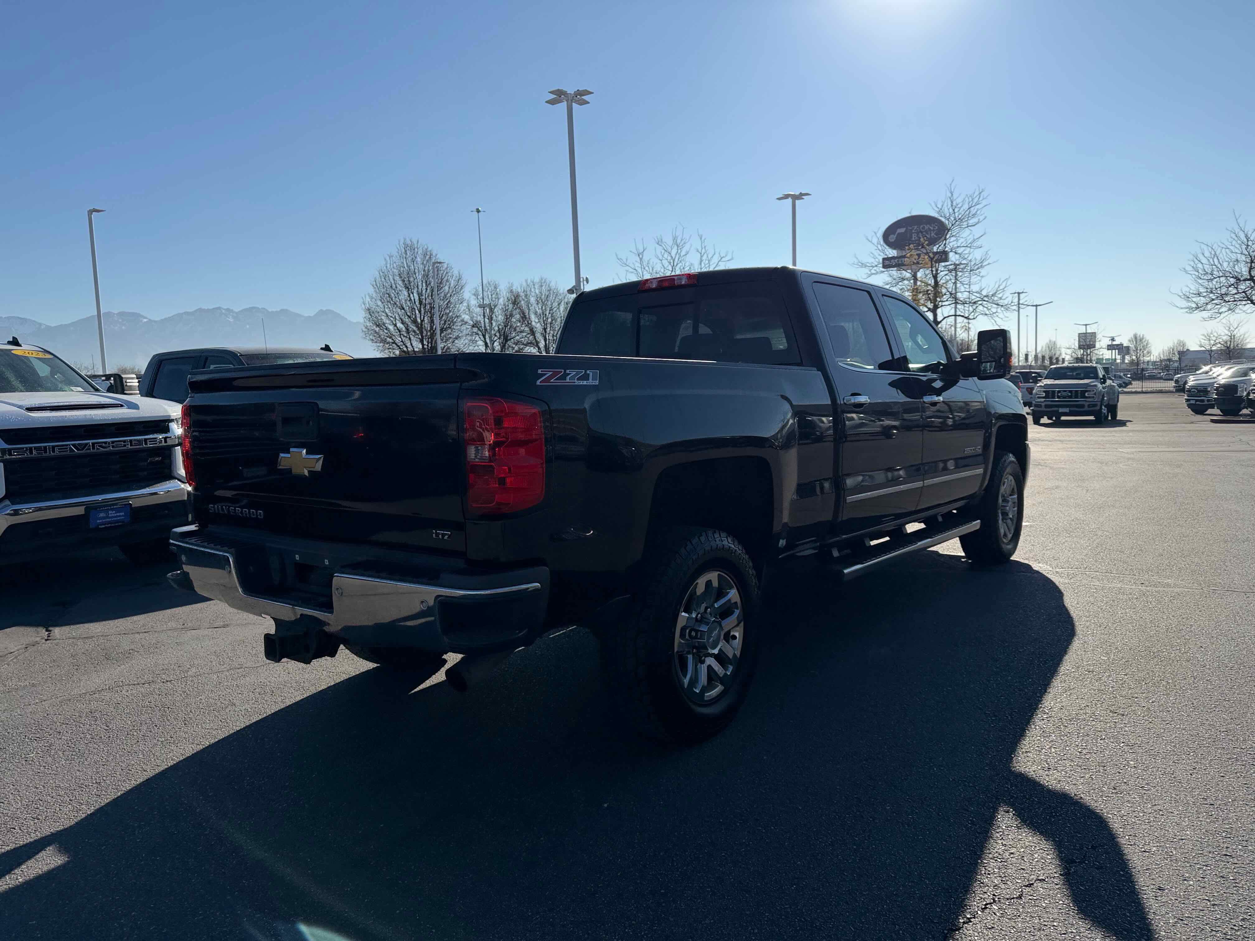 Used 2015 Chevrolet Silverado 2500 LTZ w/ LTZ Plus Package image 7