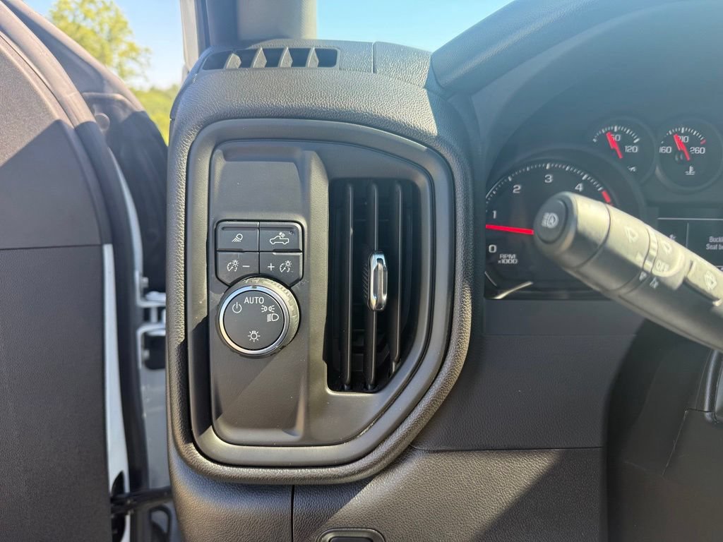 Used 2025 Chevrolet Silverado 2500 Custom w/ Custom Value Package RWD image 35