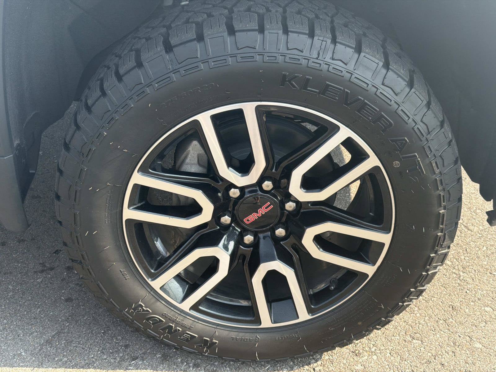Certified 2020 GMC Sierra 1500 AT4 w/ AT4 Premium Package AWD/4WD image 9