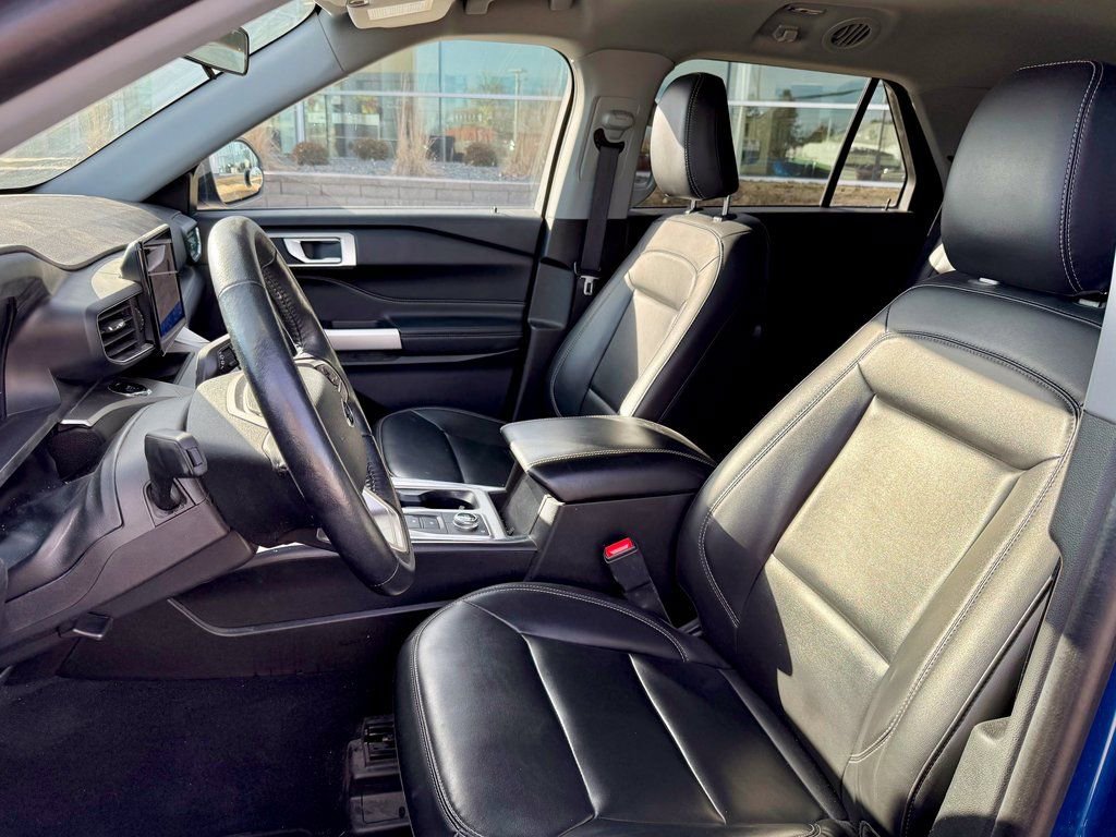 Certified 2023 Ford Explorer XLT w/ Equipment Group 202A image 9