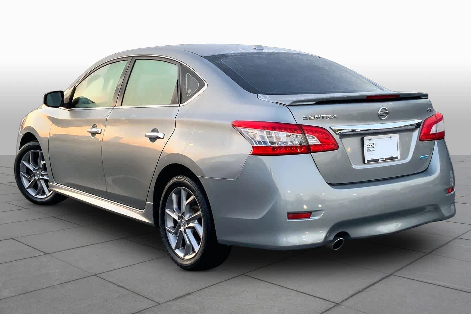 Used 2014 Nissan Sentra SR w/ SR Driver Package FWD image 12