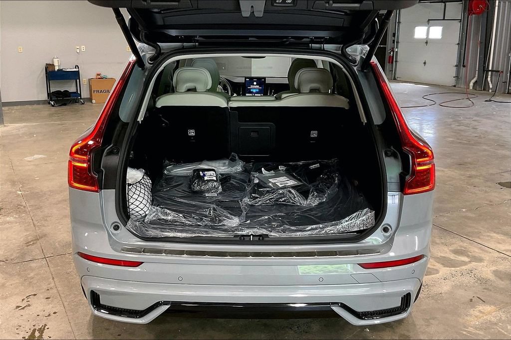 New 2026 Volvo XC60 B5 Ultra w/ Protection Package Premier AWD/4WD image 9