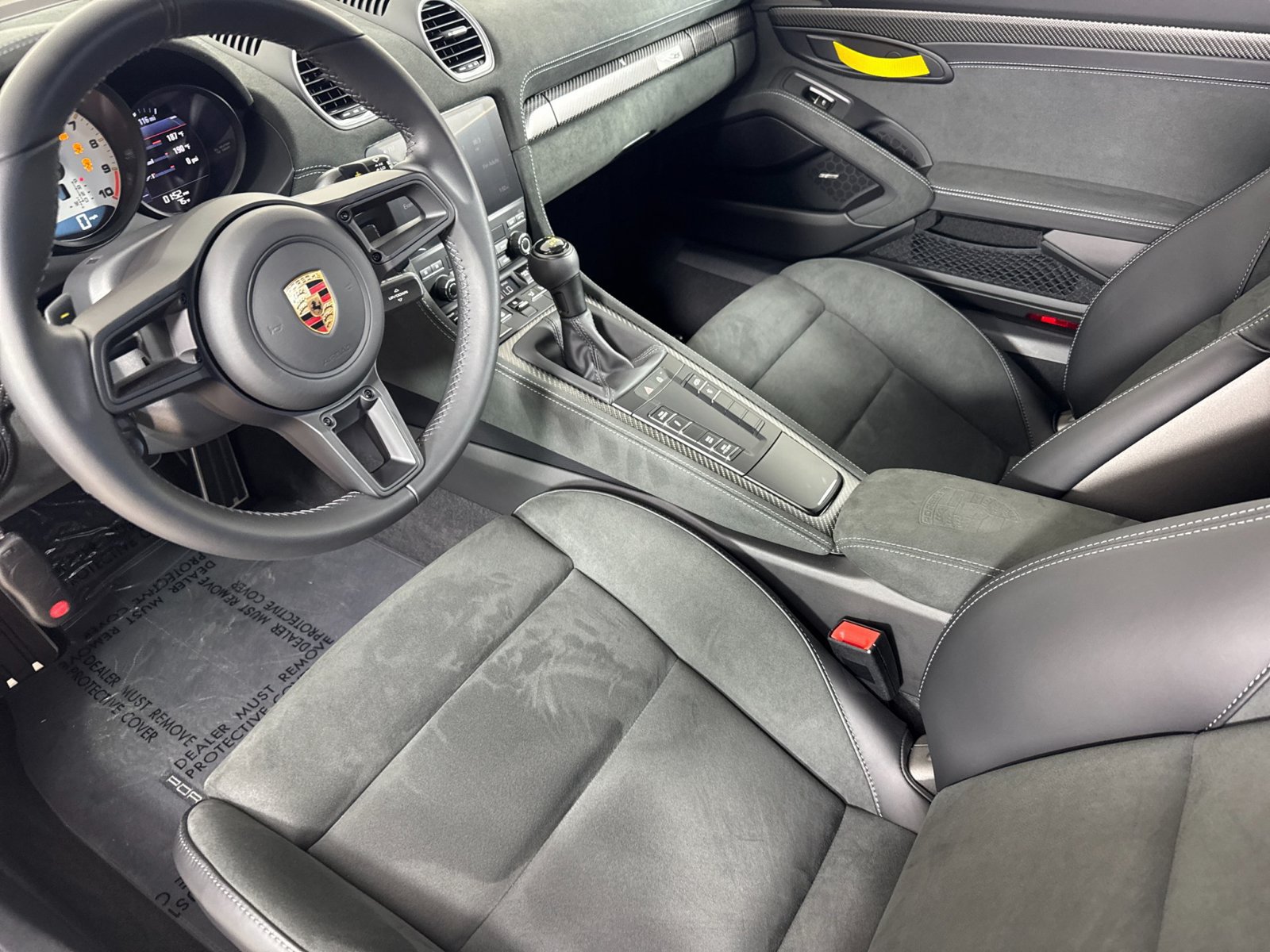 Certified 2025 Porsche 718 Cayman GT4 RS w/ Weissach Package RWD image 4