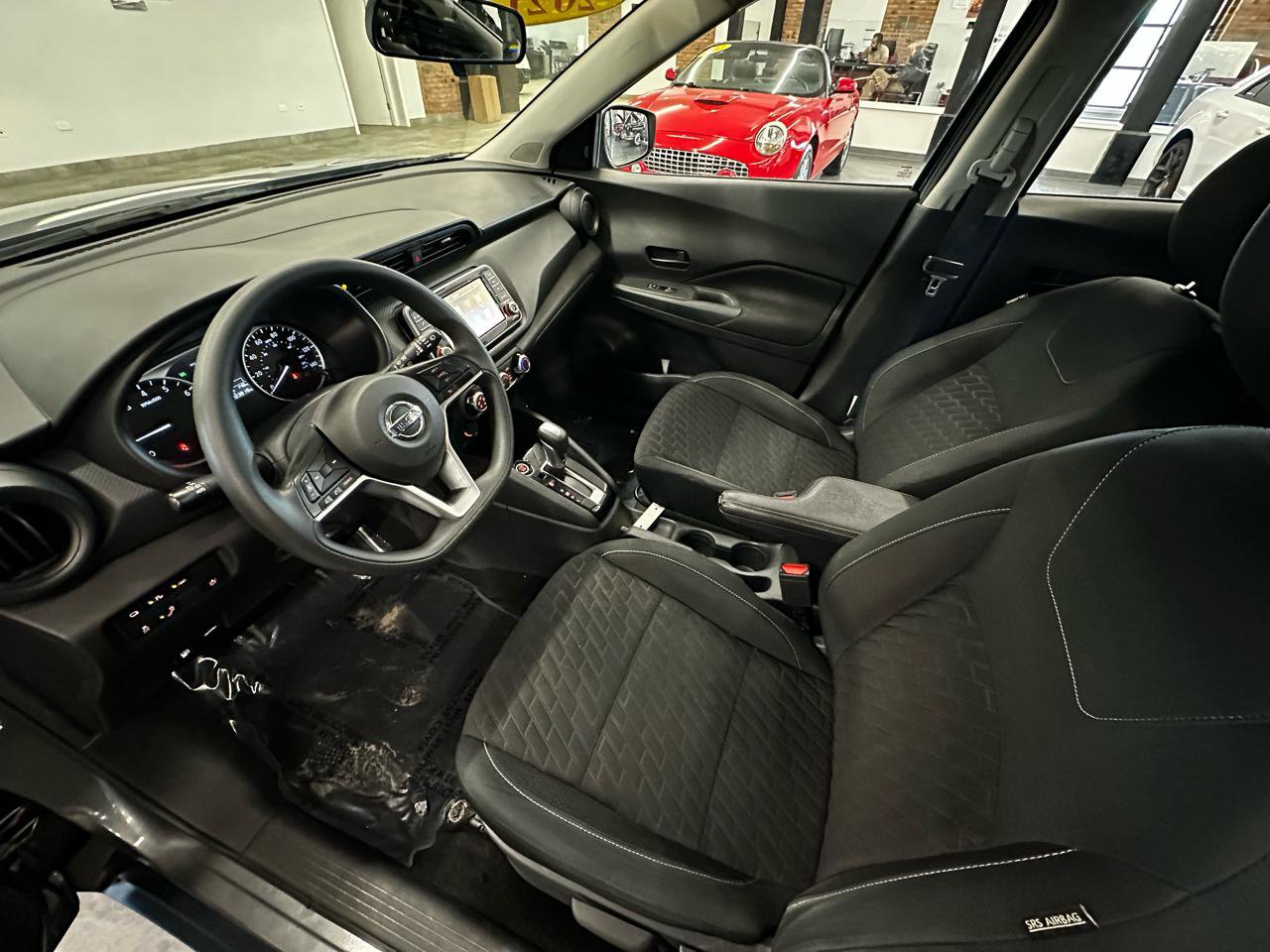 Used 2021 Nissan Kicks S FWD image 10